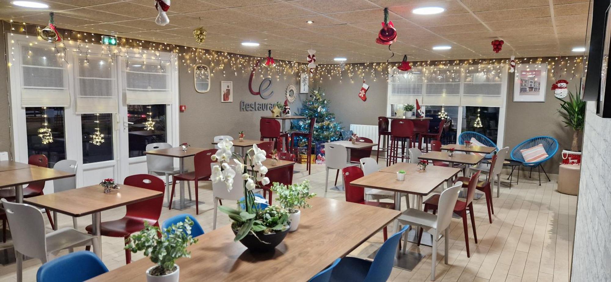 Hotel Campanile Saint Quentin Esterno foto